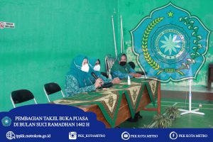 PEMBAGIAN TAKJIL BUKA PUSA DI HARI KEDUA DI KECAMATAN METRO PUSAT KELURAHAN HADIMULYO TIMUR
