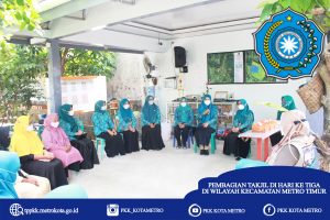 PEMBAGIAN TAKJIL OLEH TP PKK KOTA METRO DI HARI KE TIGA KALI INI DI WILAYAH KECAMATAN METRO TIMUR