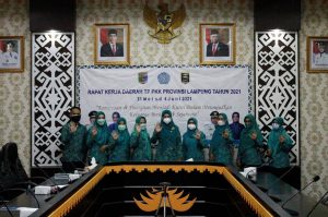 MENGIKUTI RAKERDA TP.PKK PROV LAMPUNG