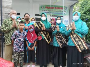 TP.PKK DAN DEKRANASDA KOTA METRO  MEMBERIKAN SANTUNAN SEMBAKO BAGI ANAK DISABILITAS DI LIMA KECAMATAN KOTA METRO