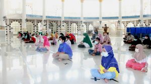 KEHITANAN MASSAL DAN SANTUNAN KEPADA ANAK YATIM PIATU OLEH TP PKK KOTA METRO