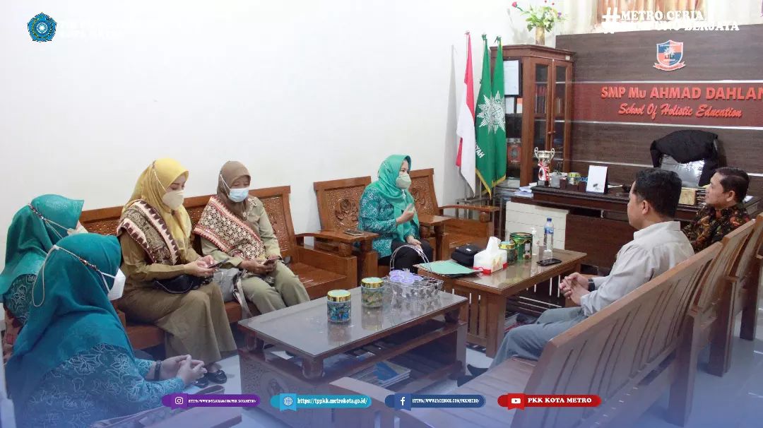 Dalam rangka dukungan Tim Penggerak PKK Kota Metro kepada SMP Muhammadiyah Ahmad Dahlan (MuAd) sebagai kandidat Sekolah Terbaik dalam Lomba Sekolah dengan PJAS.