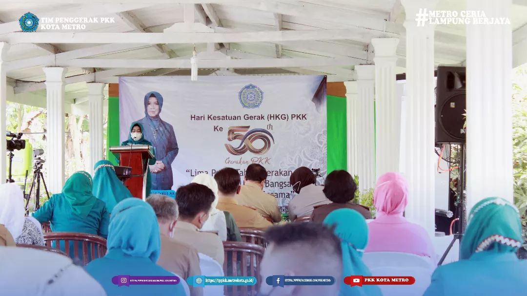 Tim Penggerak PKK Kota Metro memperingati Hari Kesatuan Gerak PKK (HKG-PKK) ke-50 Tingkat Kota Metro Tahun 2022. Kegiatan diselenggarakan secara hybrid dari Taman Metro Indonesia Indah (TMII) Kota Metro