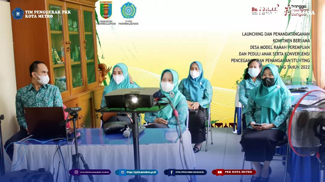 Tim Penggerak PKK Kota Metro, ketua Tim Penggerak PKK Kecamatan Metro Barat dan Tim Penggerak PKK Kelurahan Ganjar Agung, dalam hal ini sebagai lokus kegiatan mengikuti launching dan Penandatanganan komitmen bersama Desa Model Ramah Perempuan dan peduli anak dan model konvergensi penanganan dan pencegahan stunting Propinsi Lampung secara virtual.