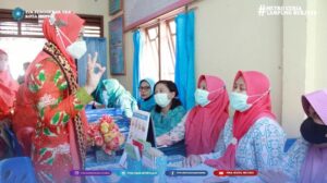 Ketua Tim Penggerak PKK Kota Metro Ny. dr. Silfia Wahdi, Sp.KKLP., M.M. bersama jajaran pengurus dan Tim Penilai dari beberapa OPD Kota Metro kembali melaksanakan penilaian Lomba Kelurahan di hari ke-4