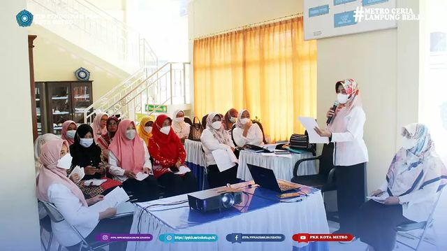 RAPAT PEMBAHASAN JAMBORE KADER PKK TK. KOTA METRO YANG DI PIMPIN OLEH KETUA 1 TP PKK KOTA METRO.